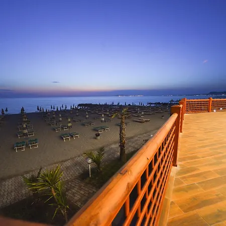 Hotel Elesio 4*
