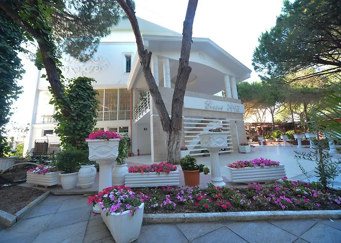 Elesio Golem (Tirana)