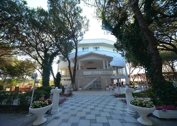 Elesio 4* Golem (Tirana)