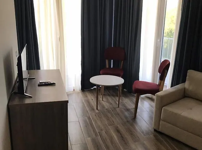 Elesio 4* Golem (Tirana)