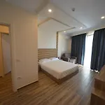 Elesio Hotel Golem (Tirana)