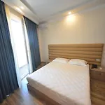 Elesio Hotel Golem (Tirana)