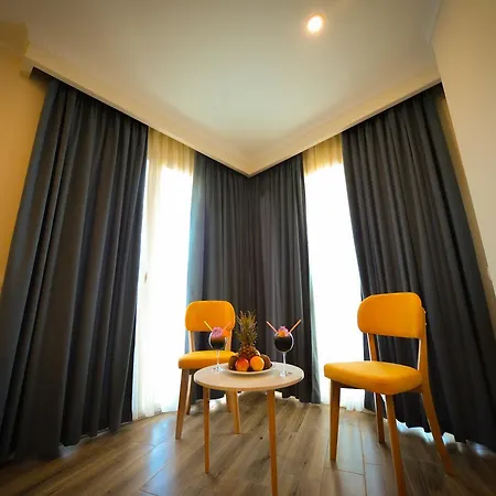 Elesio Hotel 4*