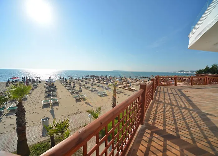 Elesio Hotel Golem (Tirana)