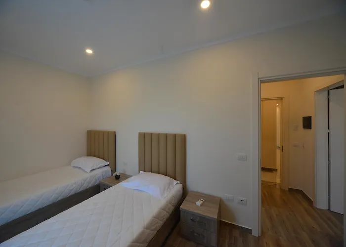 Hotel Elesio Golem (Tirana)